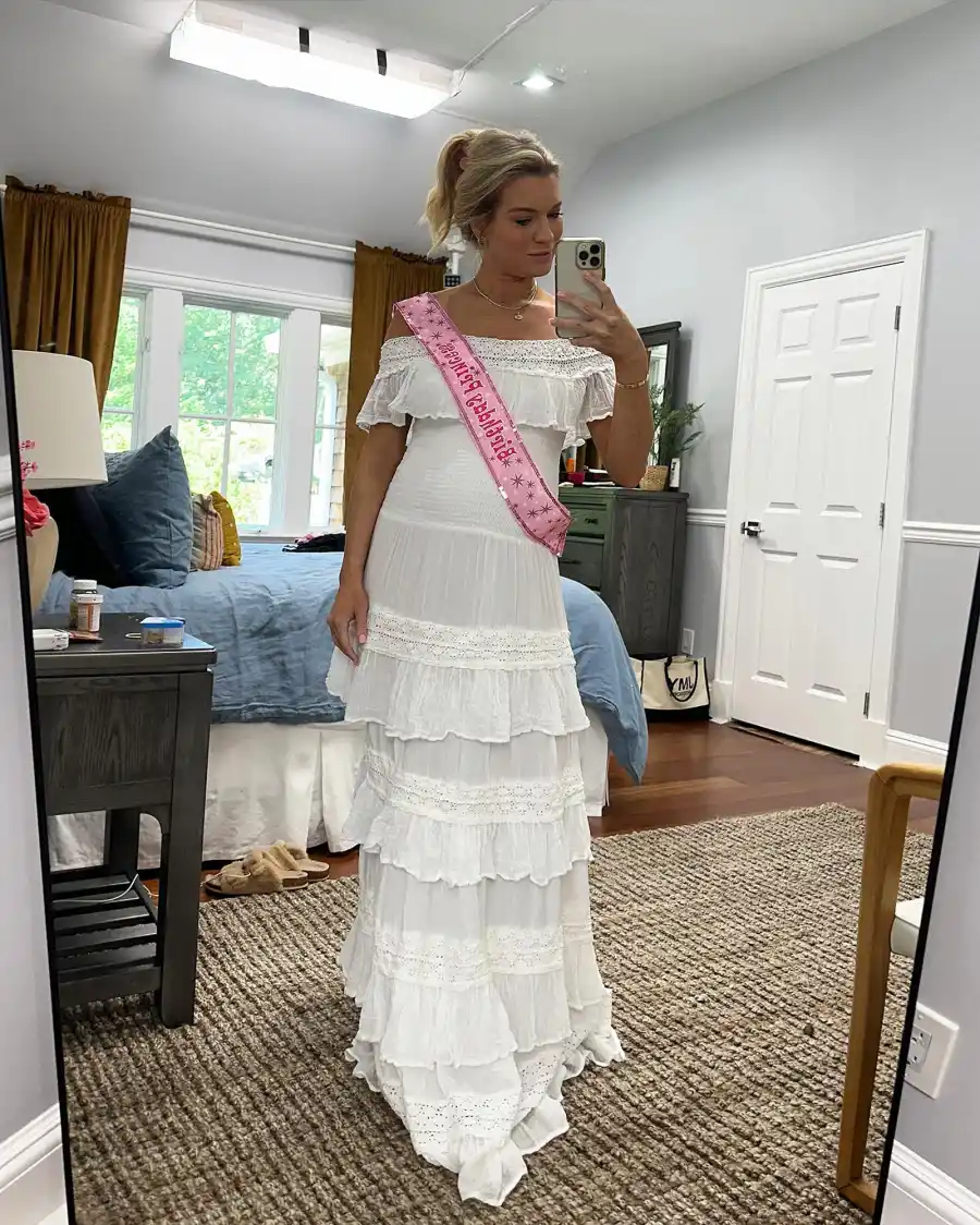 Pregnant Lindsay Hubbards Baby Bump Album Ahead of Welcoming 1st Child With Turner Kufe