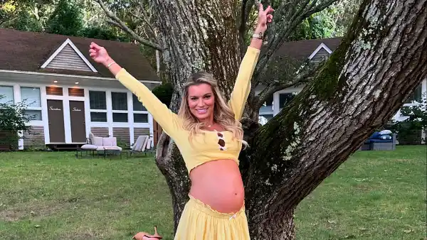 Pregnant ‘Summer House’ Star Lindsay Hubbard Enjoys the 'Best Babymoon' in Turks and Caicos