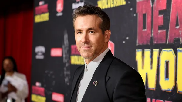Ryan Reynolds Visits Young Cancer Patient in Boston Hospital