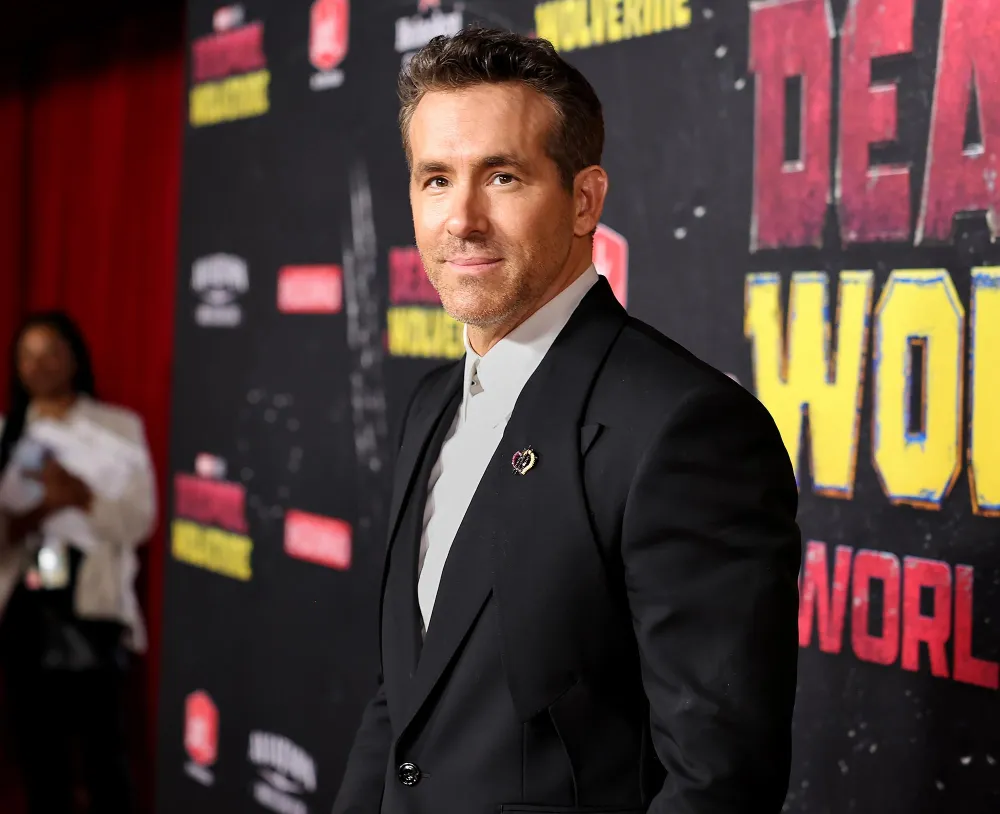 Ryan Reynolds Visits Young Cancer Patient in Boston Hospital