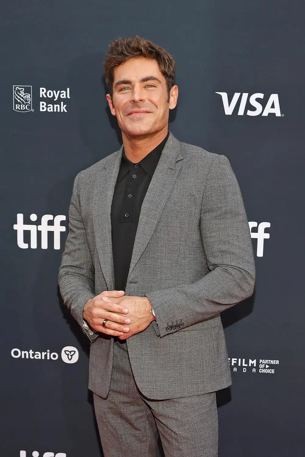 Sabrina Carpenter Says She Went Through a Dangerous Zac Efron Phase Recalls Their Fan Encounter 603