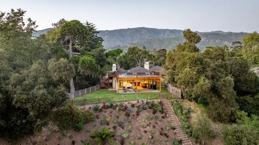 Selling Sunset Amanda Lynn Lists 70M Ranch Next Door to Kevin Costner