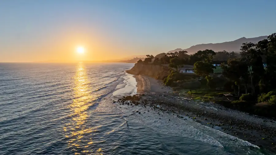 Selling Sunset Amanda Lynn Lists 70M Ranch Next Door to Kevin Costner