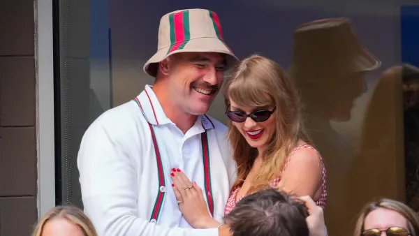 Taylor and Travis Their Love Story Heats Up 189