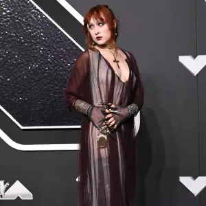 Chappell Roan Explains ‘Shut the F–k Up’ Moment to Photographer at VMAs