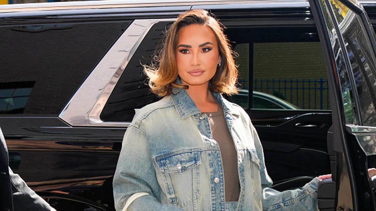 demi lovato in denim jacket