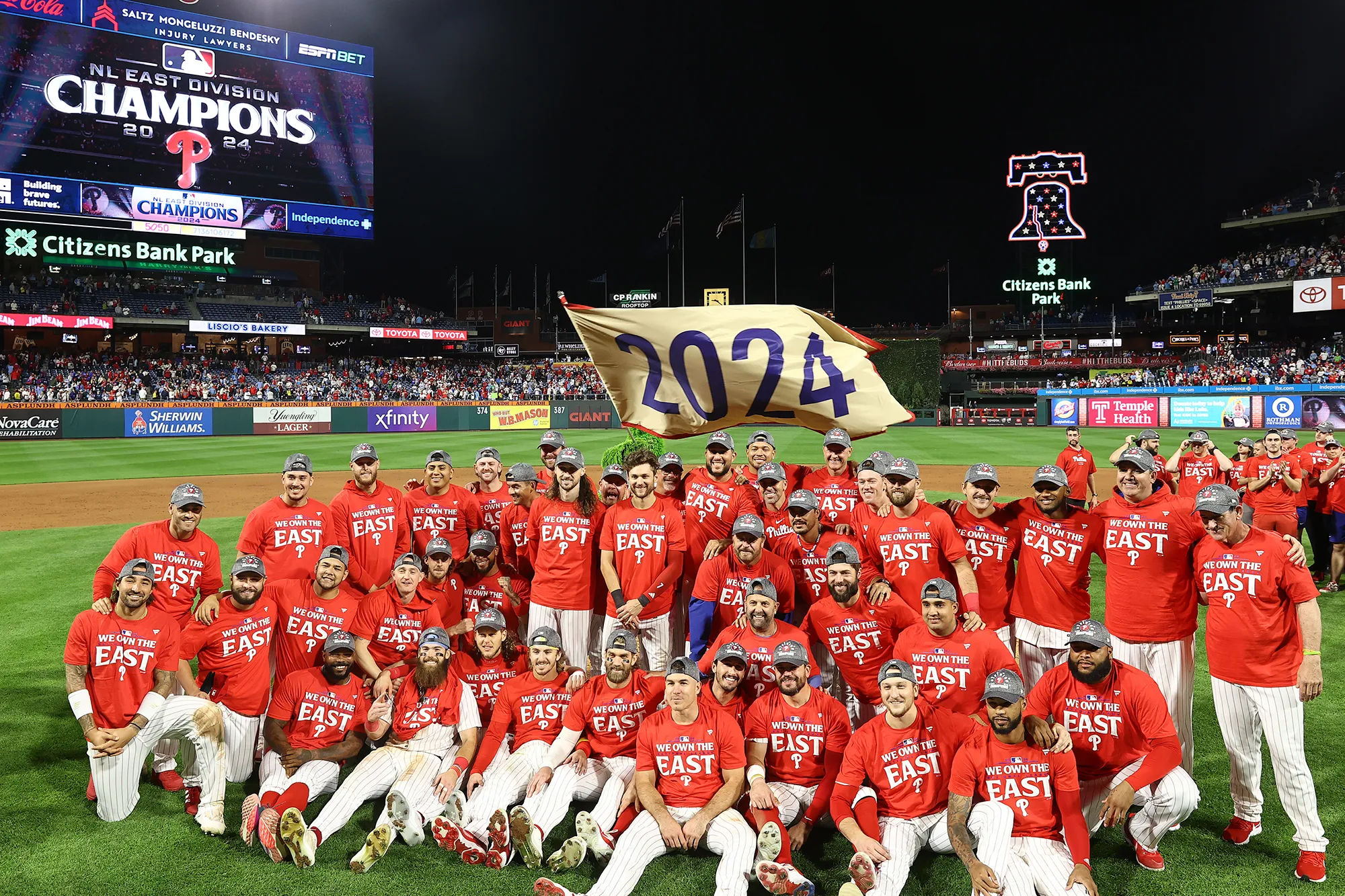 Phillies Players Party With Their Babies After Winning National League East, 1st Division Title Since 2011