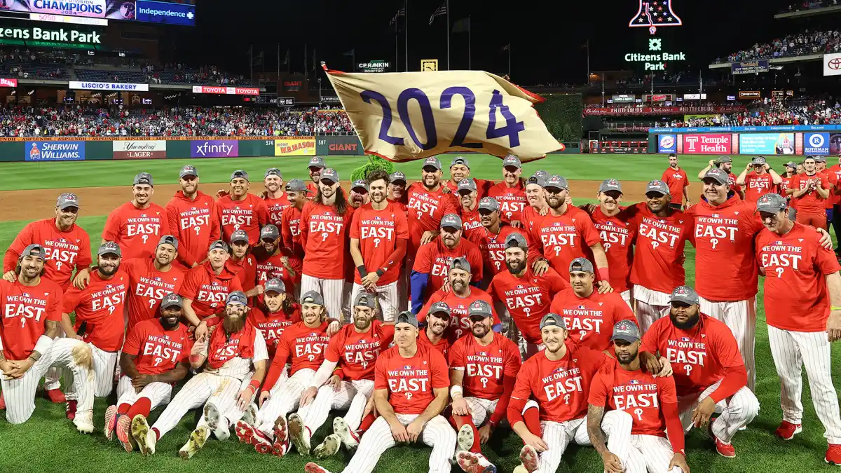 Phillies Players Party With Their Babies After Winning National League East, 1st Division Title Since 2011