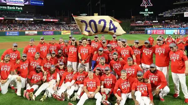 Phillies Players Party With Their Babies After Winning National League East, 1st Division Title Since 2011
