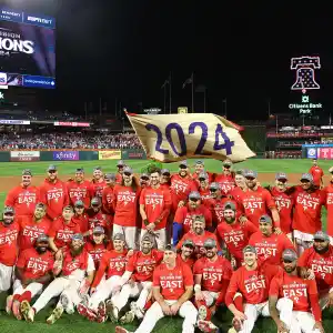 Phillies Players Party With Their Babies After Winning National League East, 1st Division Title Since 2011