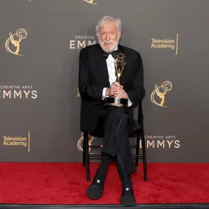 ick Van Dyke Is Still ‘Looking for Work’ After Emmy Win at 98