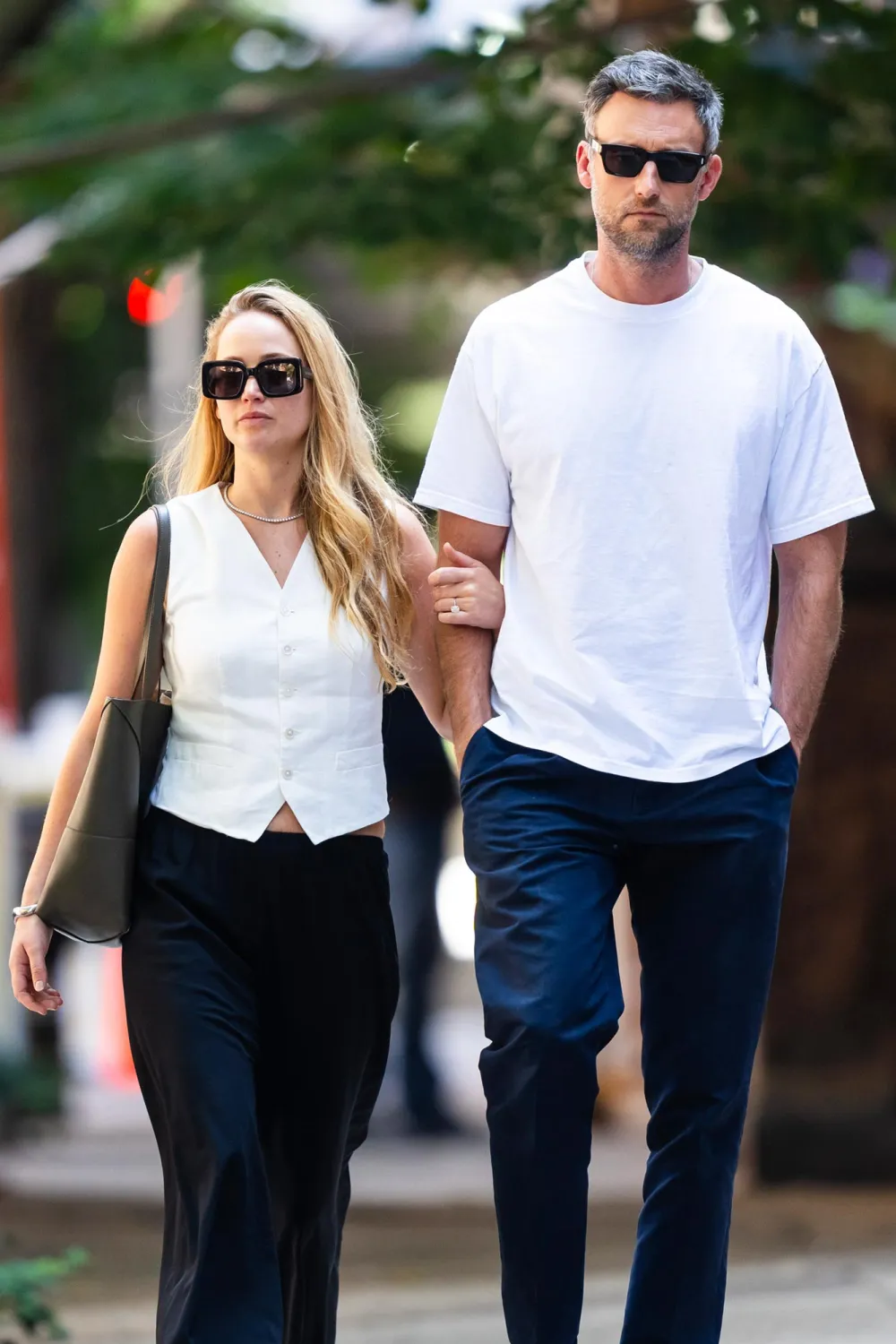 Jennifer Lawrence Is Pregnant Expecting Baby No 2 With Husband Cooke Maroney