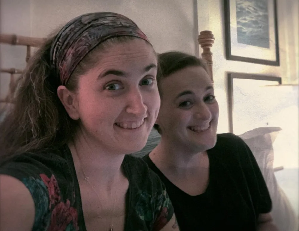 Disgraced Writer Elisabeth Finchs Biggest Lies About Greys Anatomy TVD and More Before Scandal