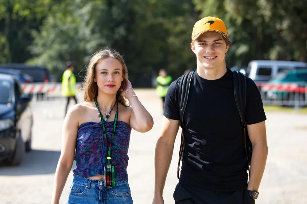 A Guide to the Wives and Girlfriends of F1s Biggest Stars