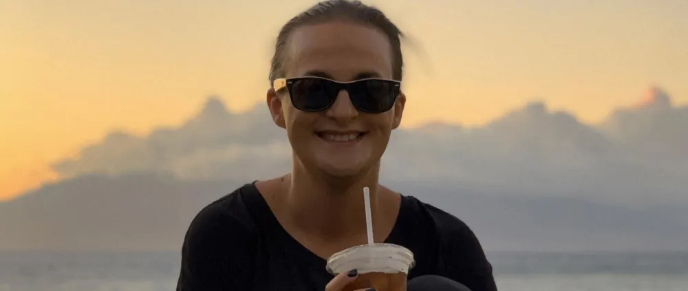 Disgraced Writer Elisabeth Finchs Biggest Lies About Greys Anatomy TVD and More Before Scandal