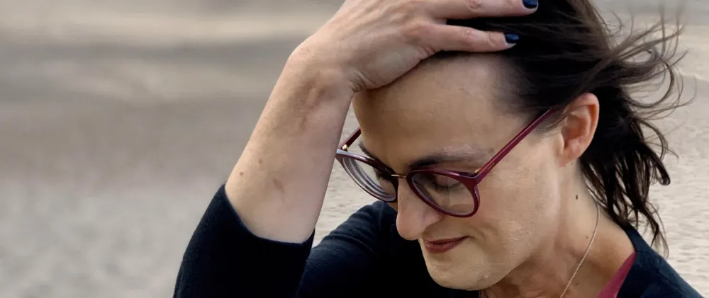 Disgraced Writer Elisabeth Finchs Biggest Lies About Greys Anatomy TVD and More Before Scandal