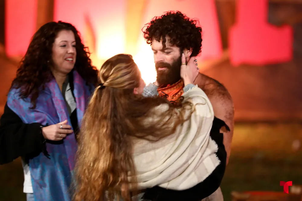 Nuja Amar y Adri&aacute;n Di Monte