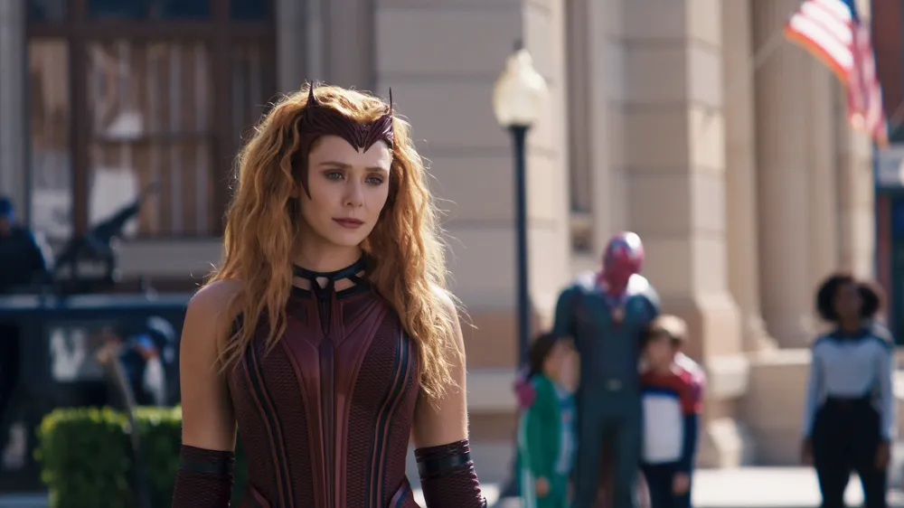 Agatha All Along Joe Locke Took Cues From Elizabeth Olsen Scarlet Witch