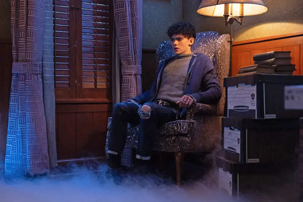 Agatha All Along Joe Locke Took Cues From Elizabeth Olsen Scarlet Witch