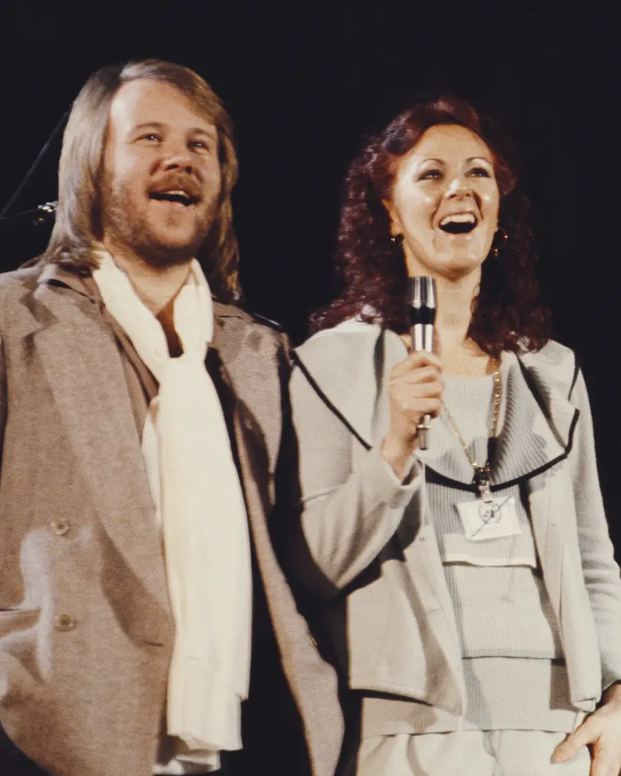 A Guide to Band Members Who Have Dated Each Other Over the Years: Paramore, Fleetwood Mac and More