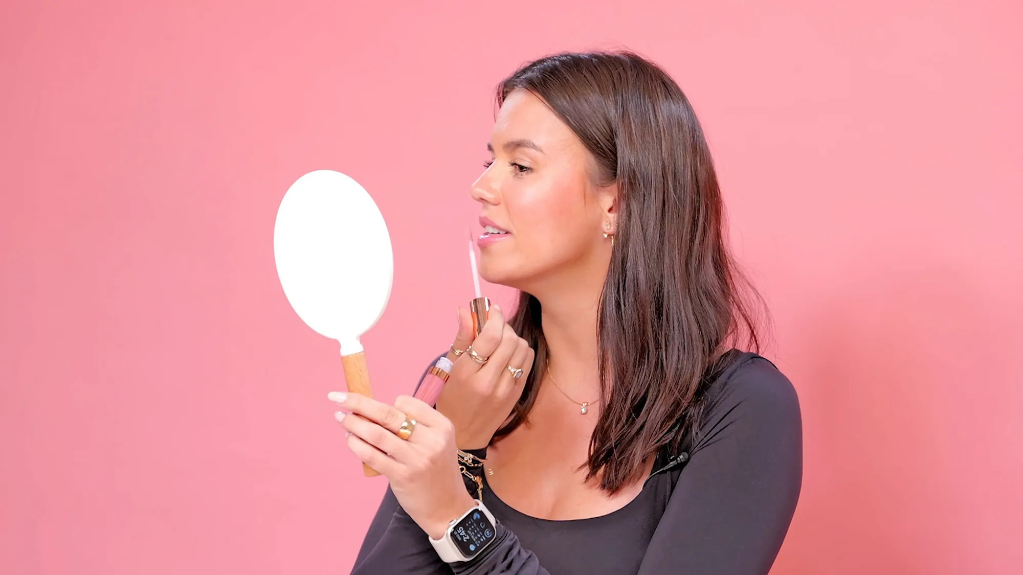 Breaking Beauty Editors Try Charlotte Tilbury s Collagen Lip Bath Gloss