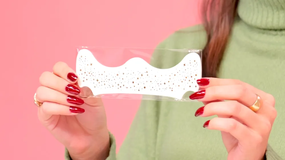 Breaking Beauty Glitter Freckles