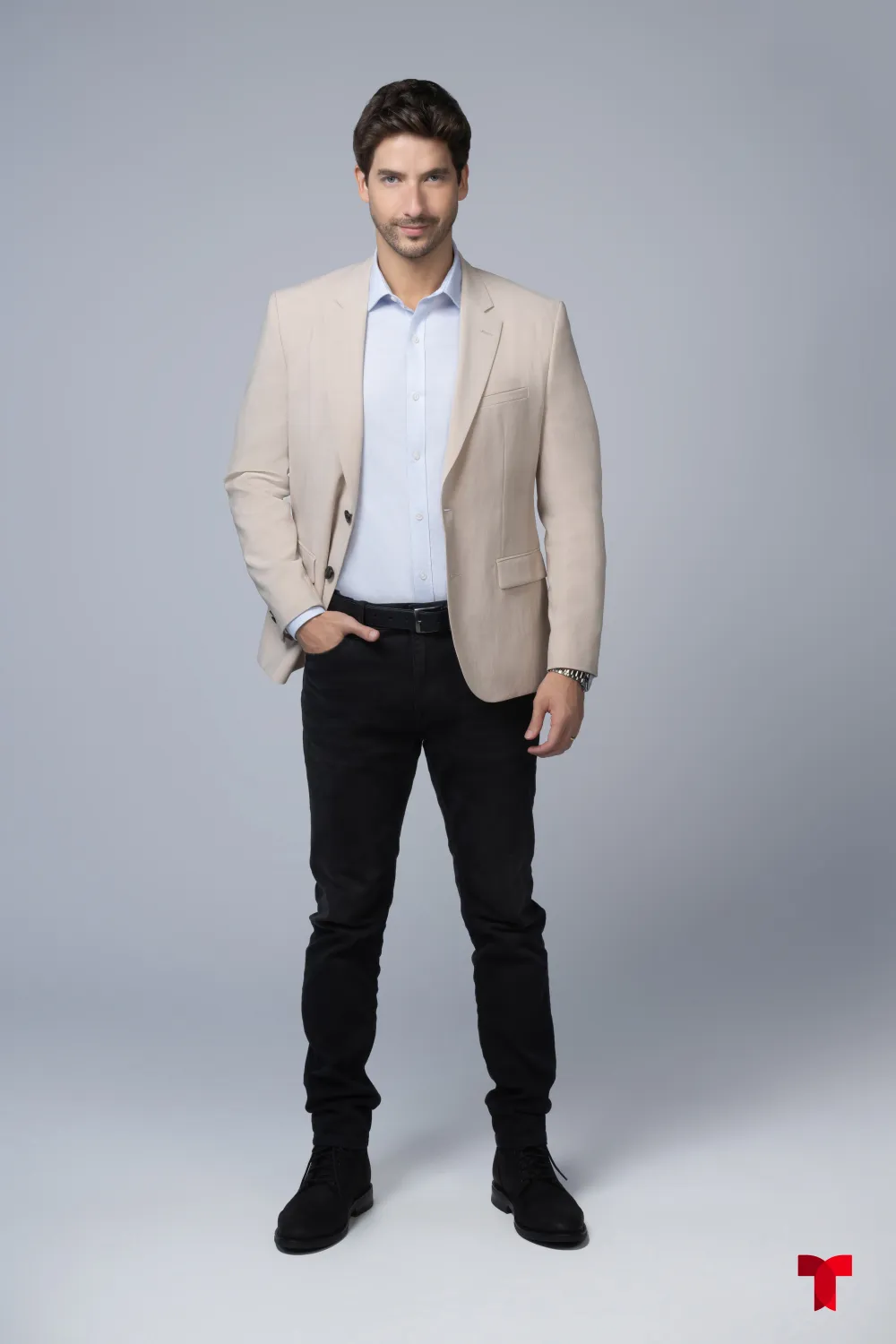 El actor colombiano Carlos Torres