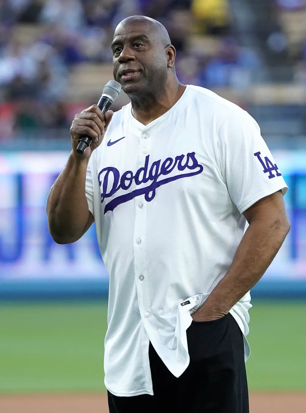 Celebrity Dodgers and Baseball Fans React to the Death of Legendary Pitcher Fernando Valenzuela