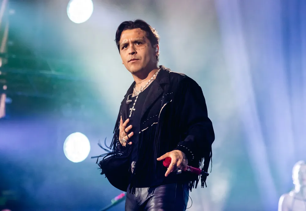 Christian Nodal fue hospitalizado de emergencia