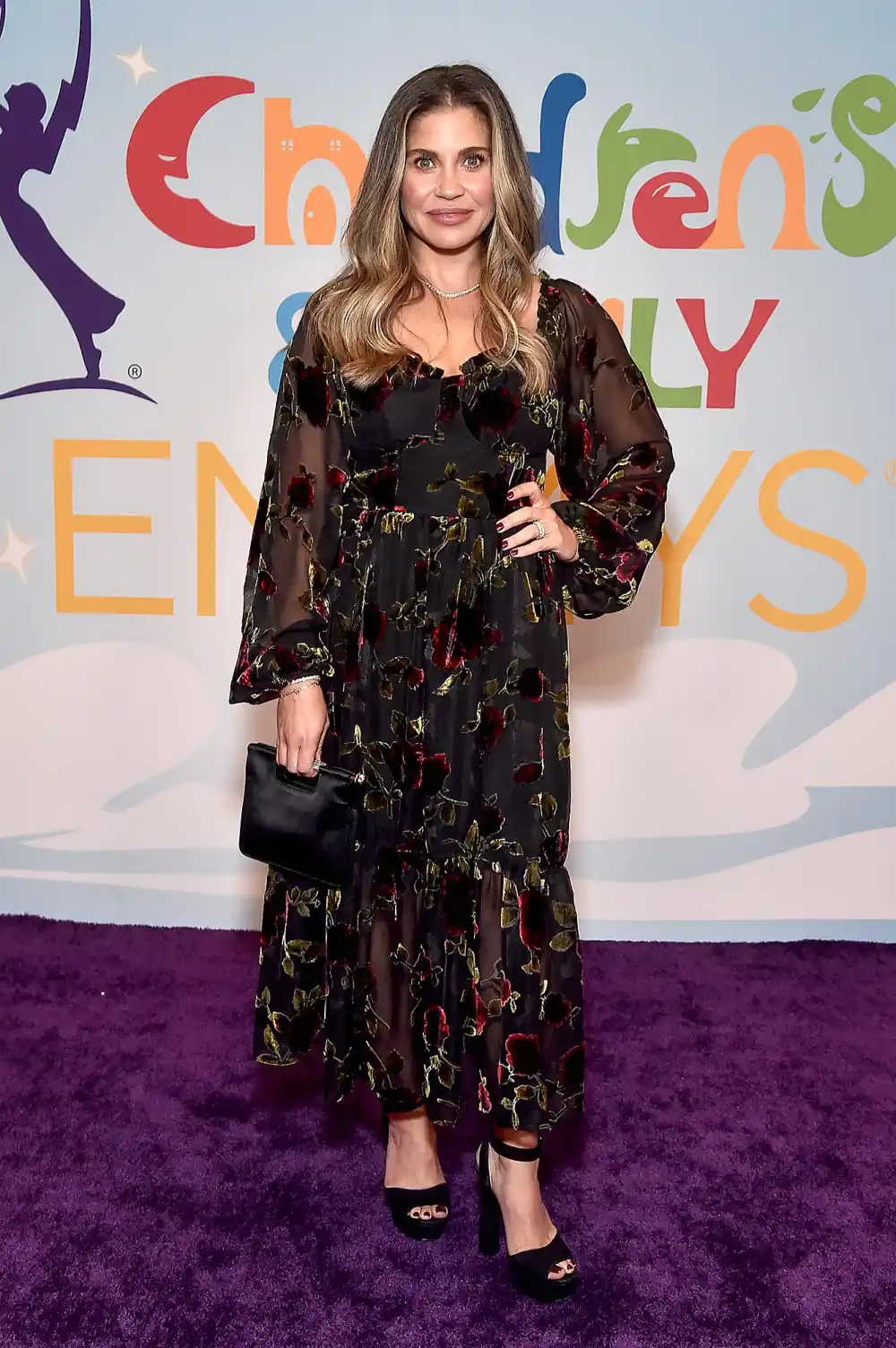 Danielle Fishel Details Successful Surgery After Breast Cancer Diagnosis Its Out of My Body