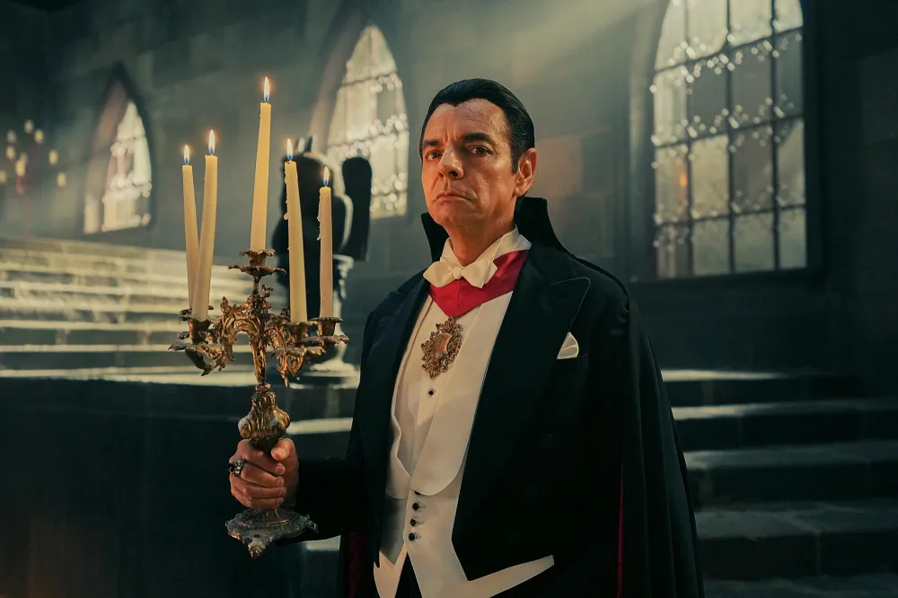 Eugenio Derbez contó que casi no termina su serie &ldquo;Y llegaron de noche&rdquo; por Jason Alexander Eugenio Derbez 123