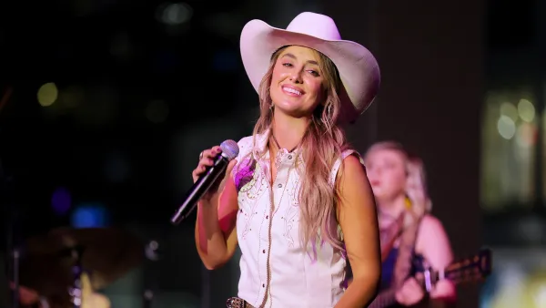 Feature Lainey Wilson Takes Us BTS of the Countrys Cool Again Tour