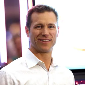 Former Bachelor Jake Pavelka Met Girlfriend on Bumble