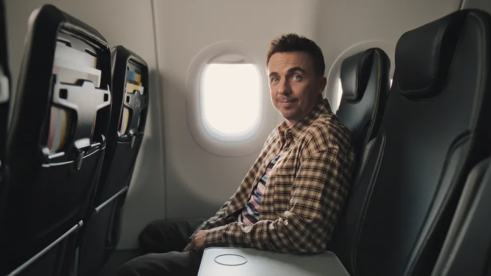 Frankie Muniz Is Just Like Us and Hates the Middle Seat
