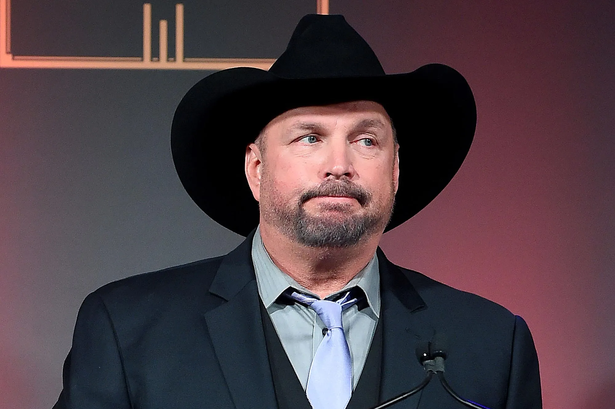 Garth Brooks Former Hairstylists SA Lawsuit Features an Alleged Suggestive Text from the Country Star