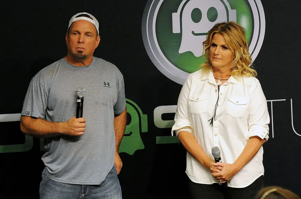 Garth Brooks and Trisha Yearwood Behind the Headlines 6