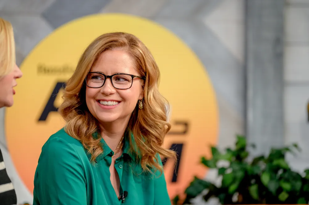 Jenna Fischer Rocks out With Her &lsquo;Patchy Pixie&rsquo; Hair Following Breast Cancer Announcement