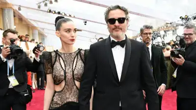 GettyImages-1199754617-Rooney-Mara-and-Joaquin-Phoenix
