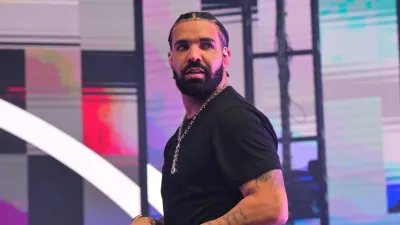 GettyImages-1448234066-Drake