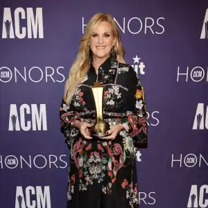 GettyImages-2172763244-Trisha-Yearwood