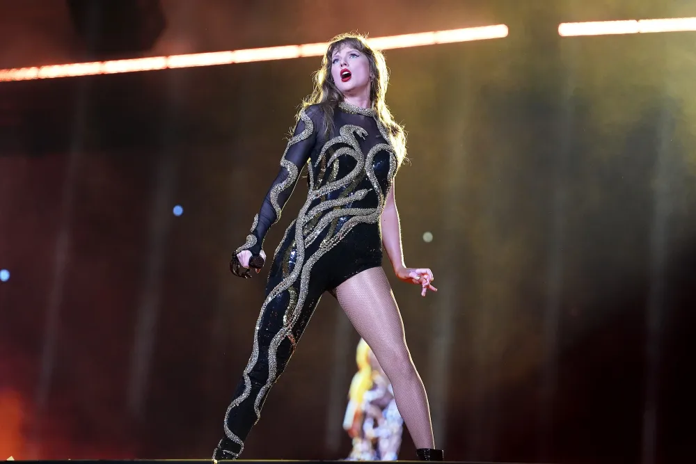 Taylor Swift shows off a new Reputation-era outfit on October 25, 2024 in New Orleans.