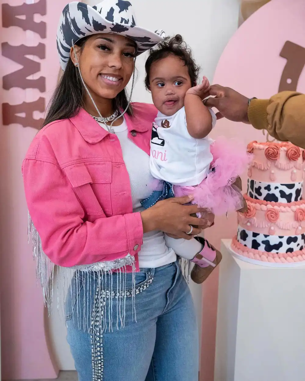 Girlfriend of San Francisco 49ers Charvarius Ward Speaks Out After Death of Their Daughter 382