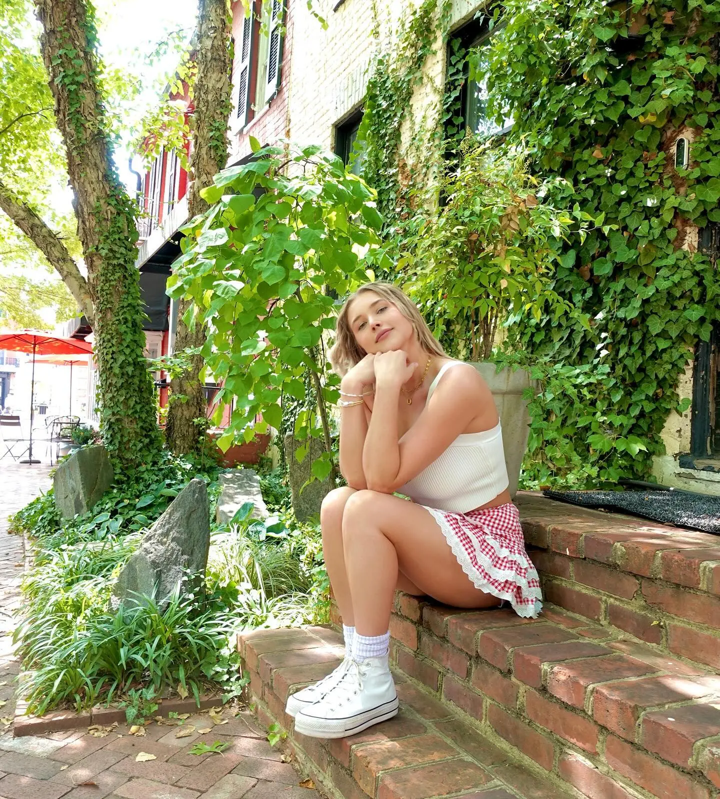 Hannah Jiles Talks Fascination With Her Weight