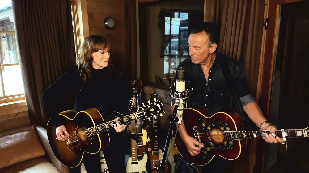 How Bruce Springsteen Patti Scialfa Balance Marriage and Performing