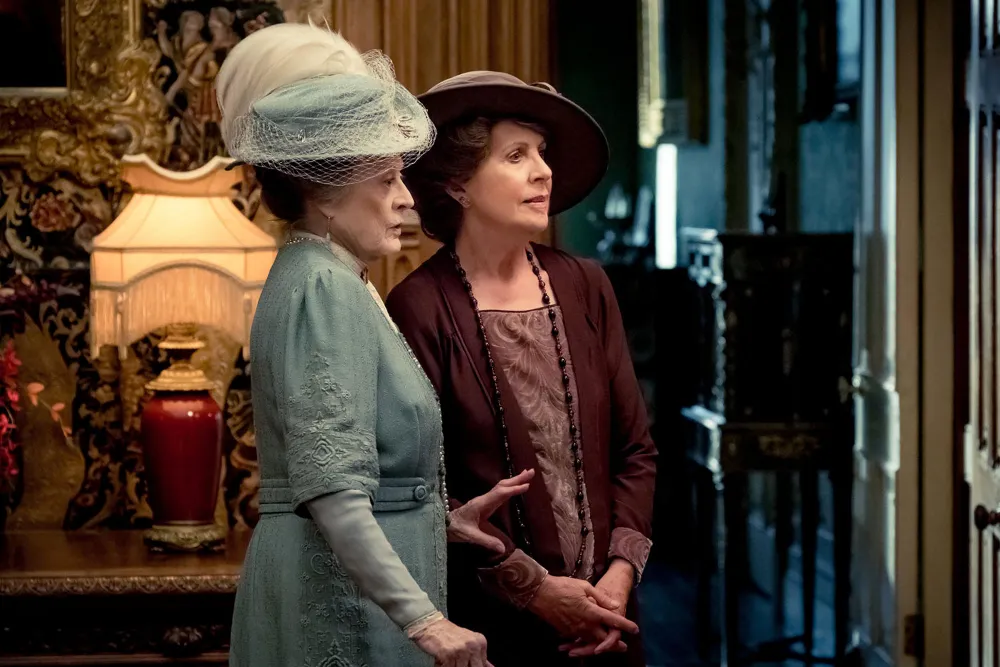 Hugh Bonneville Says Downton Abbey 3 Will Be a Lasting Tribute to Maggie Smith 3