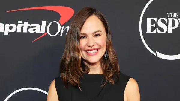Jennifer Garner Screams Her Way Through a Haunted House Just Like Us