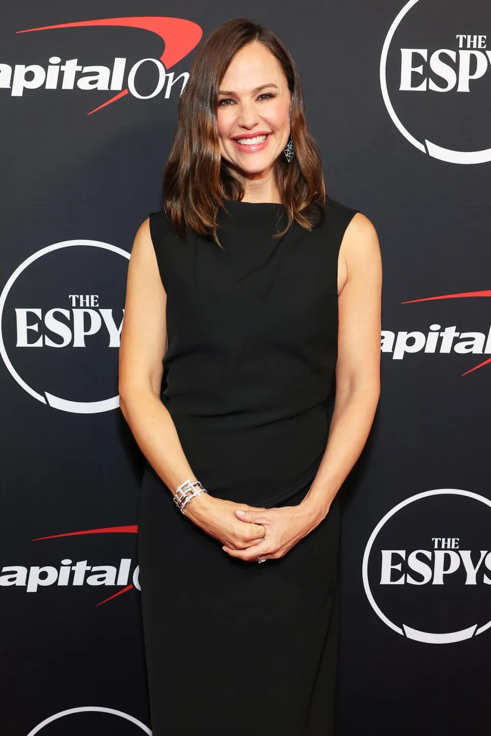 Jennifer Garner Screams Her Way Through a Haunted House Just Like Us