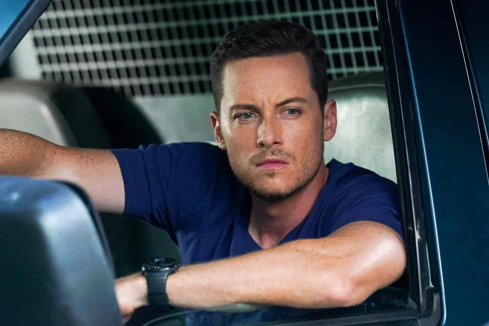 Jesse Lee Soffer Reveals How FBI International s Agent Wes Is Different Than Chicago P D s Halstead 236