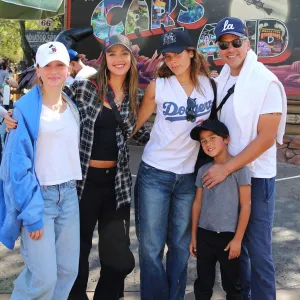 Jessica Alba and Husband Cash Warren s Family Photos With Their 3 Kids Over the Years 353