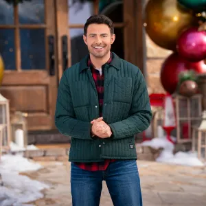 FEATURE Jonathan Bennett Reveals There s a Meet Cute Game on Finding Mr Christmas
